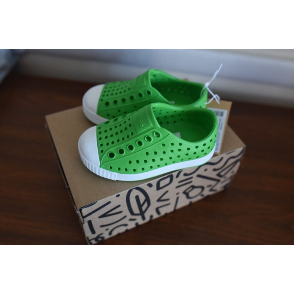 NWT NIB Native Jefferson Grasshopper Green Toddler C5 Slip On Shoes Water New